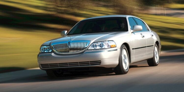 The 2009 Lincoln Town Car: A symbol of excellence and success